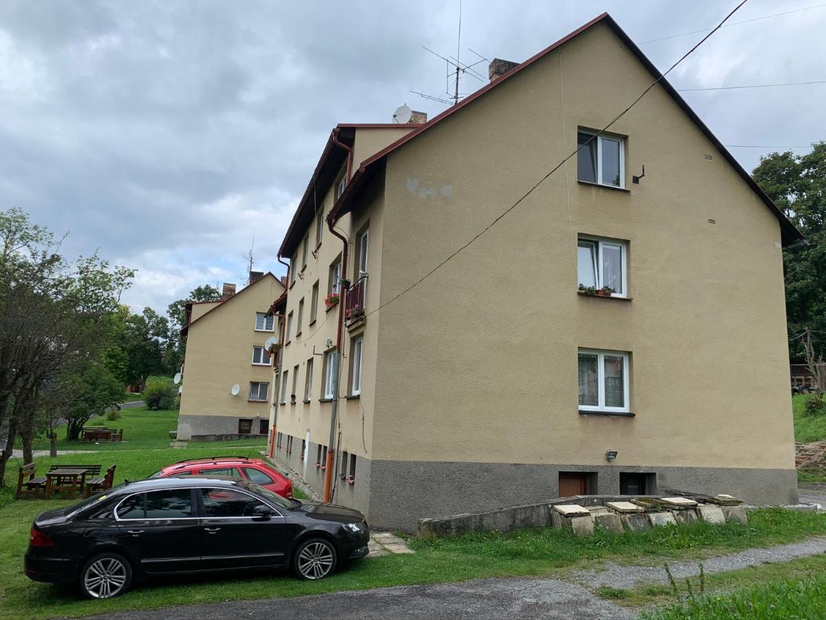 Appartement Cely Byt Želnava Extérieur photo